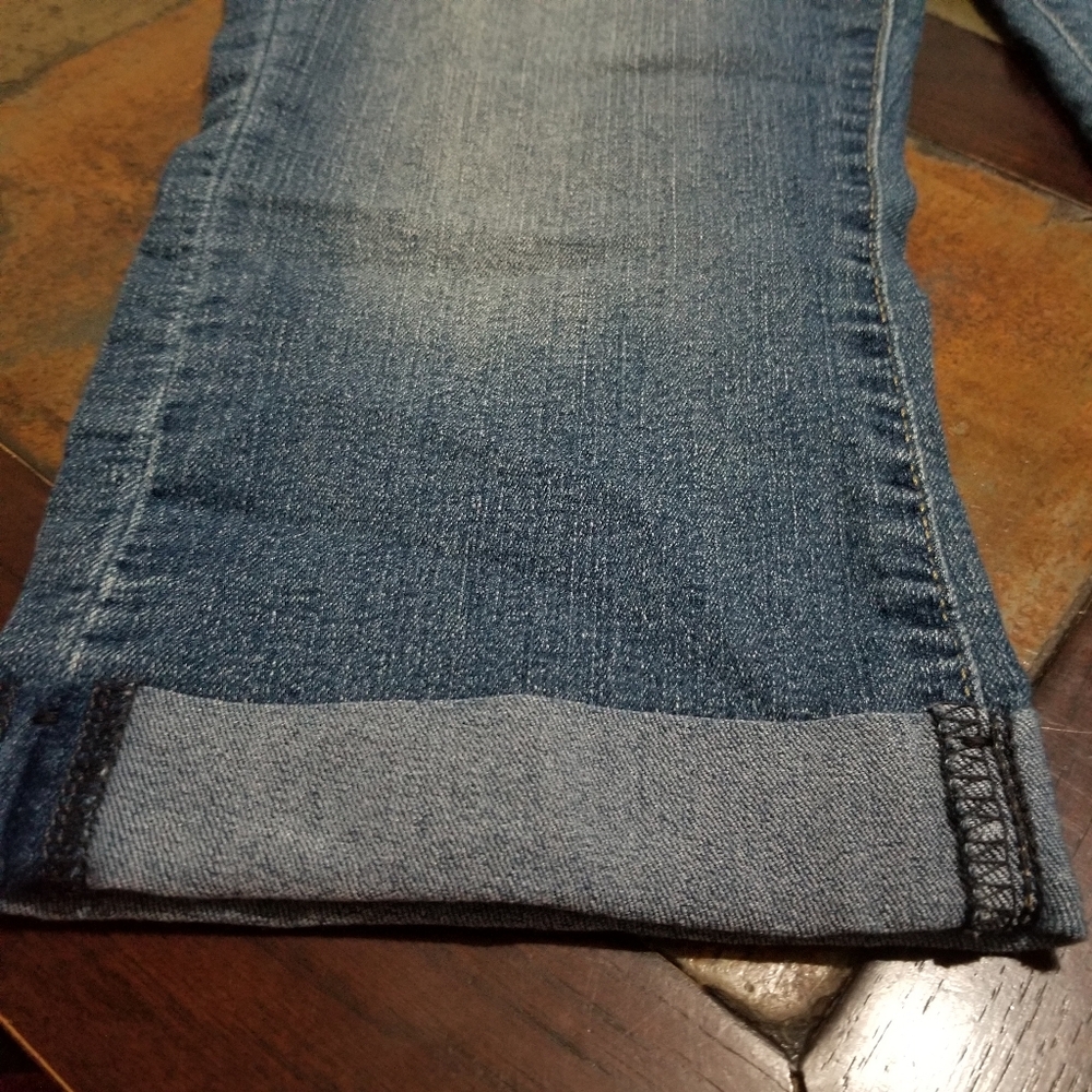 Women's Signature by Levi Strauss modern Cropped Capri 14 - Picture 8 of 12